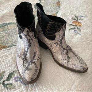 Free people snake skin print leather booties 36 super nice booties nwot.